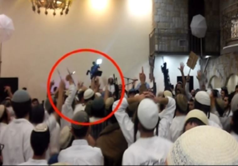 Video of far-rightists stabbing photos of dead Palestinian baby‏