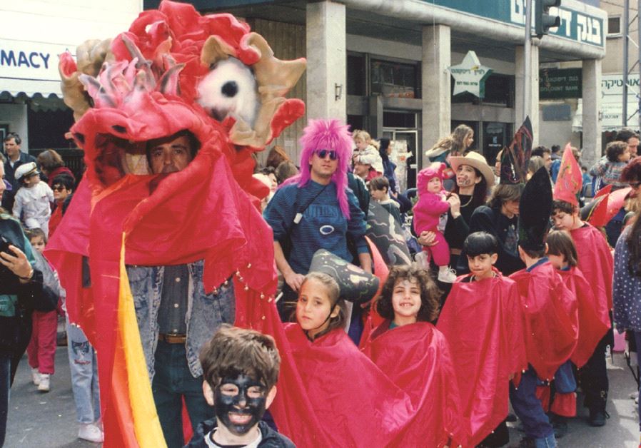 Une parade d'enfants dans les rues