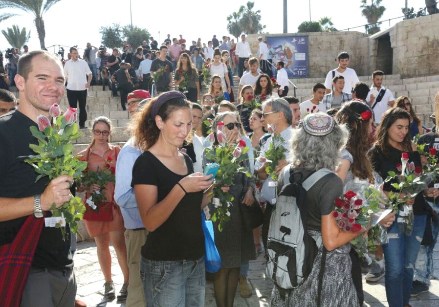 On Jerusalem Day last Wednesday, members of the Tag Meir movement presented flowers to passersby in the Old City’s Muslim Quarter